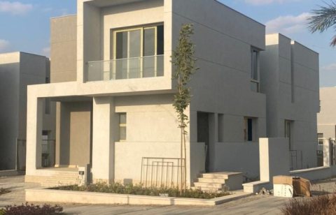 تاون هاوس ريسيل للبيع فى باديه    townhouse resale for sale 3