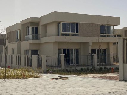 تاون هاوس ريسيل للبيع فى باديه    townhouse resale for sale 2