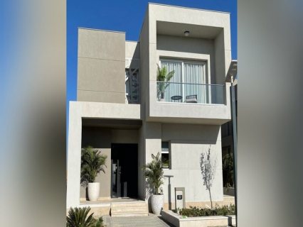 تاون هاوس ريسيل للبيع فى باديه    townhouse resale for sale 5